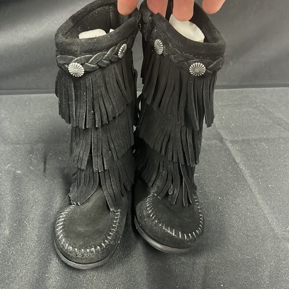 Minnetonka Kid’s 3 layer Fringe Black Boot (2937)